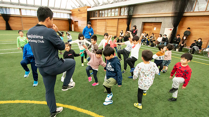 身体を動かす楽しさを、子どもたちに伝えたい。 笑顔にあふれたファーストビーチプロジェクト第２弾。